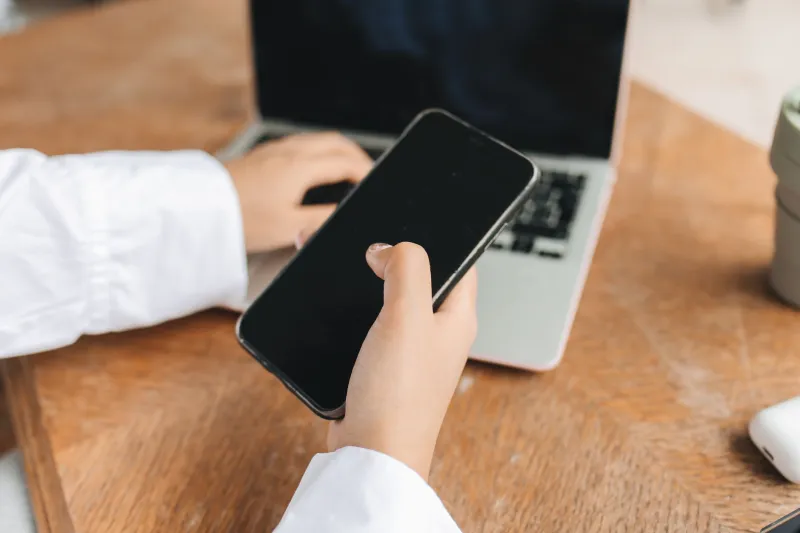 The Mode Nobody Measured: How Mobile HCI Missed the Fluid Reality of Single-to-Two-Handed Transitions